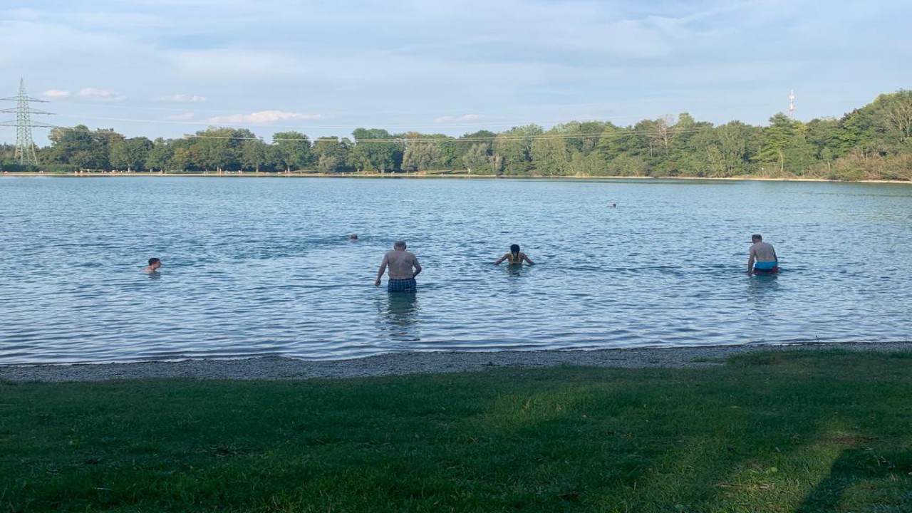 Abkühlung am Badesee.