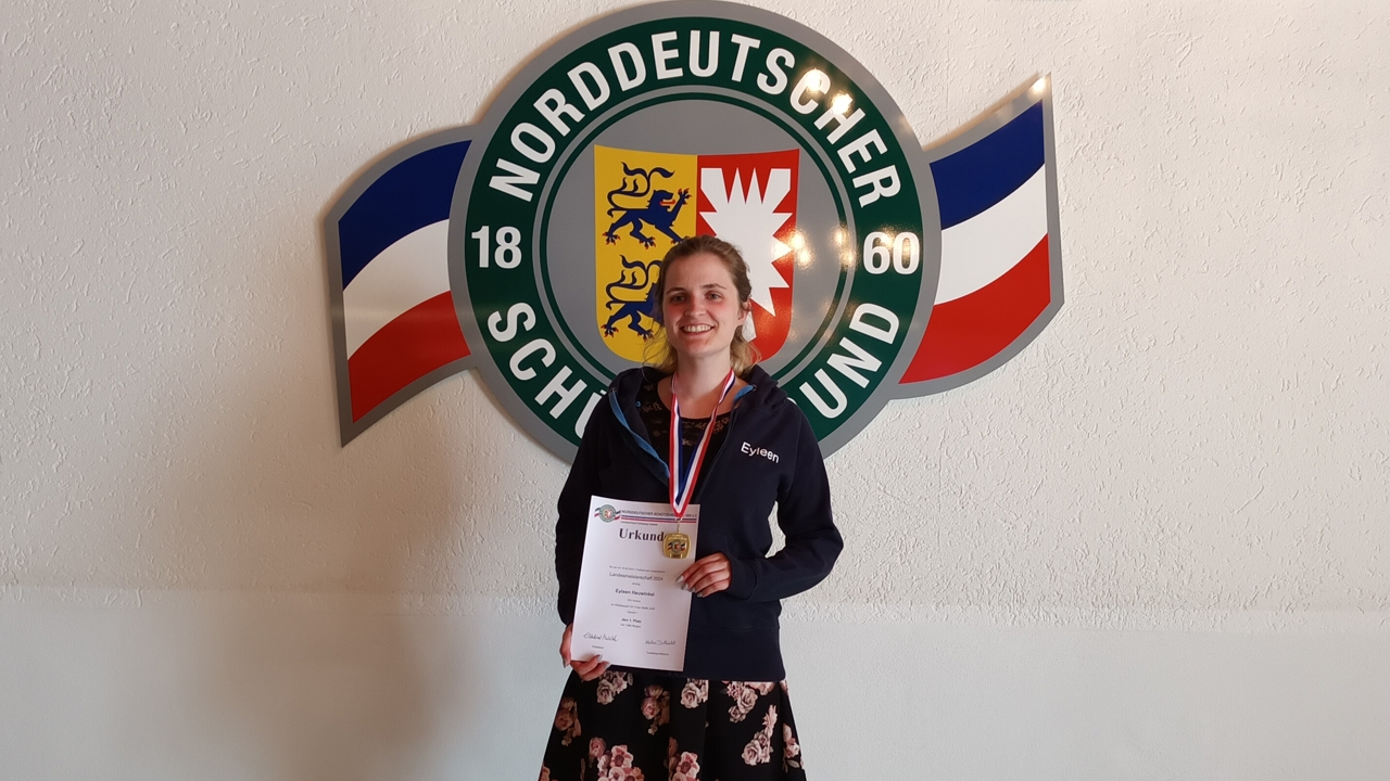 Eyleen Heuwinkel gewinnt Gold in der Disziplin Kleinkaliber 3x40 Damenklasse I