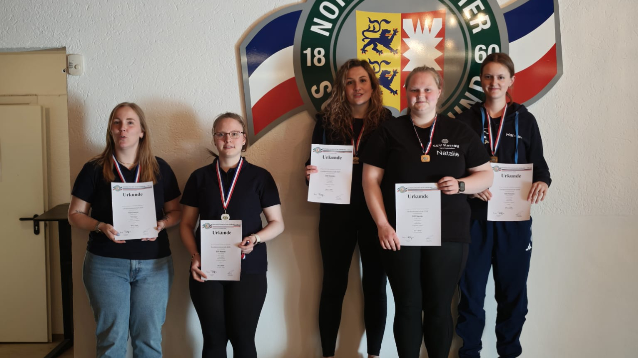 v.l.: Tanja Zupke, Aileen Jedtberg, Lina Meier, Natalie Sevke und Hannah Ehlers